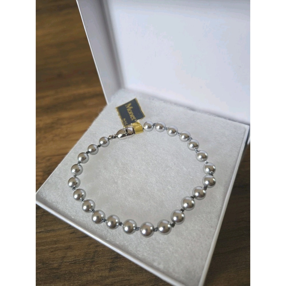 Vintage MONET Classic Grey Pearl Knotted Bracelet Silver Tone Push Clasp NWT 7.5
